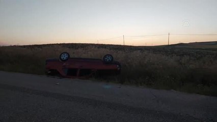 Otomobil şarampole devrildi, 3 kişi yaralandı