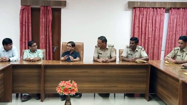 आक्रोशित ग्रामीणों ने लगाया छह घंटे जाम