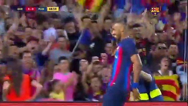 Aubameyang marca el quinto gol a Pumas gracias a Kessié / FCB