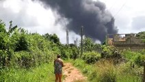 Autoridades cubanas siguen luchando contra el grave incendio industrial en Matanzas