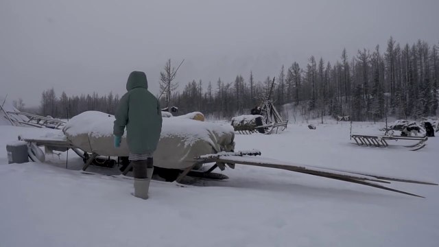 Life in URAL Mountains.Kashmir Russia. यूआरएएल पहाड़ों में जीवन। कश्मीर रूस।/الحياة في جبال أورال كشمير روسيا.Survival in Far North. Nomads Nenets