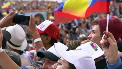 Gustavo Petro asume en Colombia proponiendo paz a armados y fin de guerra antidrogas