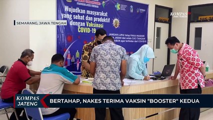Bertahap, Nakes Terima Vaksin Booster Kedua