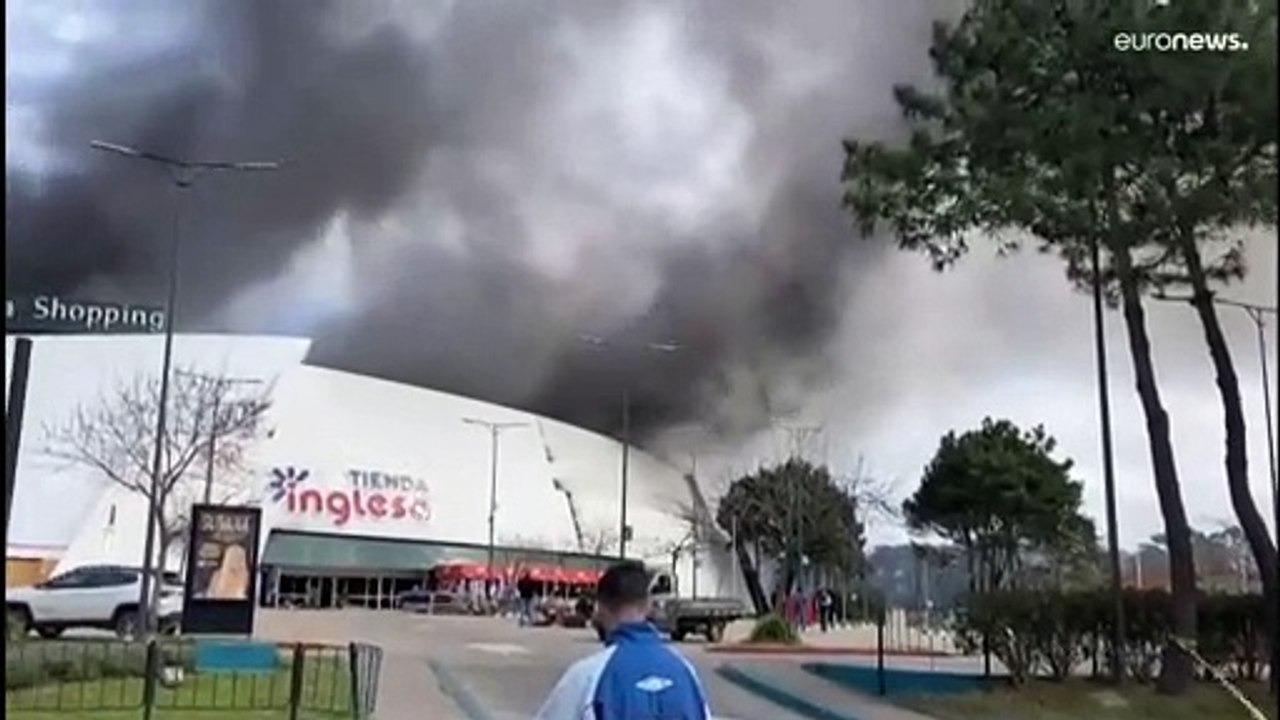 Badeort Punta del Este: Großbrand im Einkaufszentrum