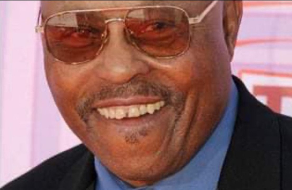 Roger E Mosley dies