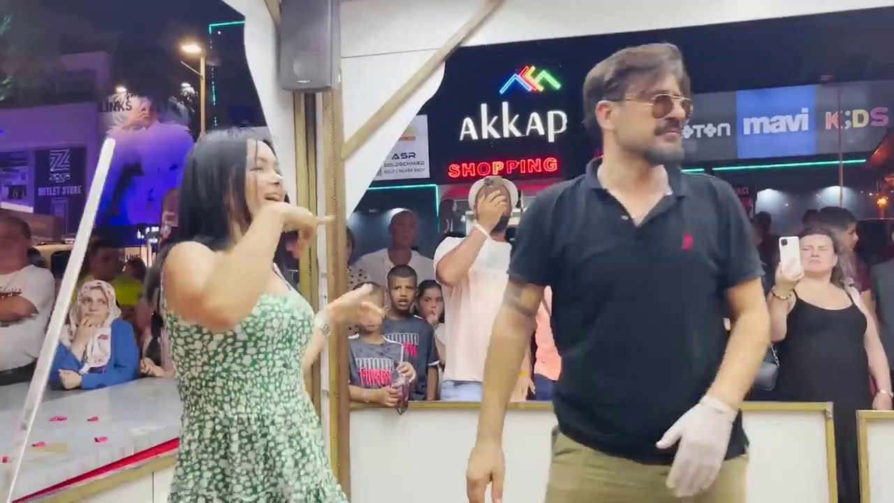 Çılgın Dondurmacı - Yeni Sezon Şovlarım 32. Video