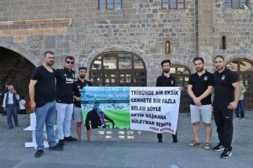 Diyarbakır gündem haberi: 'DİYARBAKIR KARTALLARI', ŞEHİT ARKADAŞLARI İÇİN 1903 TULUMBA TATLISI DAĞITIP, DUA ETTİ