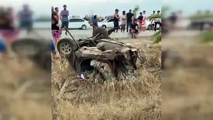 Otomobil ikiye bölündü