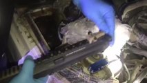 Otomobilin motor kaputuna gizlenmiş tabanca ve 2 şarjör ele geçirildi