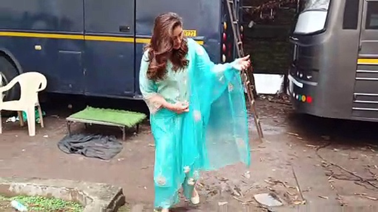 Laal Singh Chaddha को प्रमोट करने Mehboob Studio पहुंची Kareena Kapoor