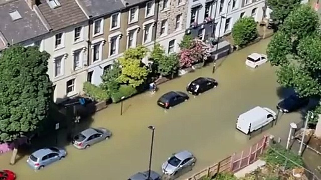 Thames Water: Four foot flood in Islington as firefighters tackle Hornsey Road burst water main
