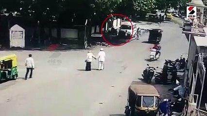 જ્યારે ભડકેલી ગાયે સ્કૂલે જતાં વિદ્યાર્થી પર હુમલો કર્યો