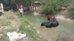 Son dakika haberleri | Sulama kanalına düşen ineğin yardımına itfaiye yetişti