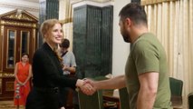 Ukraine : l’actrice américaine Jessica Chastain rencontre le président Zelensky