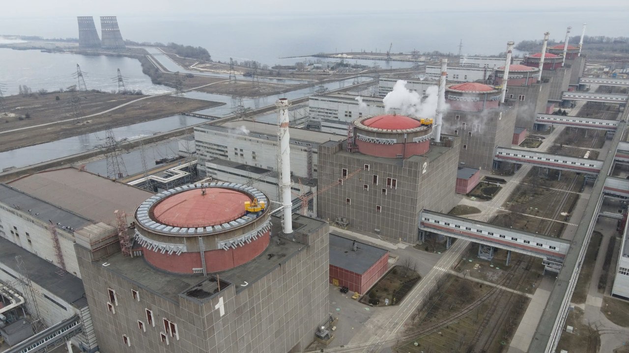 Russische Soldaten verlegen wohl Sprengstoff im Atomkraftwerk Saporischschja