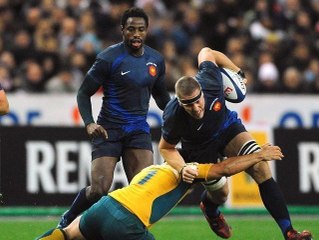 Ce célèbre joueur de rugby frôle la mort... après avoir surpris sa femme au lit avec son coéquipier