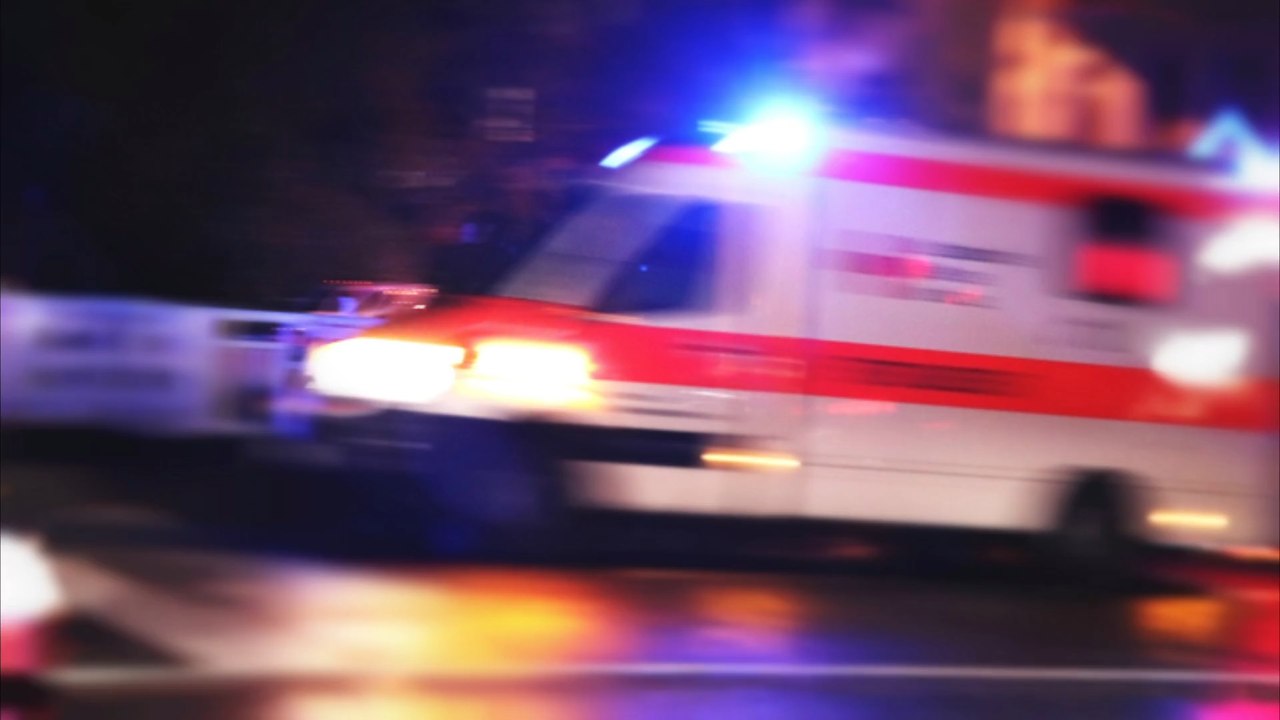 Mann simuliert schlaganfall, damit krankenwagen ihn heimfährt