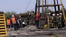 Dix mineurs coincés à 60 mètres de profondeur au Mexique