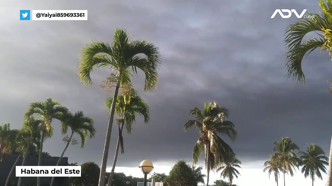El incendio de Matanzas visto desde la Habana del Este.