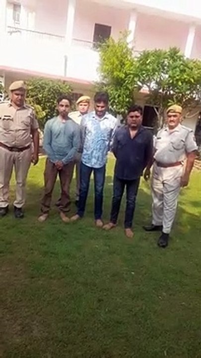 सैकड़ों फर्जी पट्टा, रबड़ स्टाम्प सहित फर्जी पट्टा बनाने वाले दो बदमाश गिरफ्तार