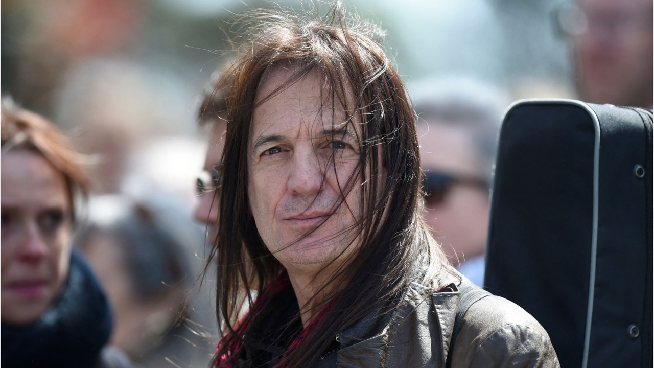 GALA VIDEO - Francis Lalanne : gros revers pour son anniversaire ! (1)