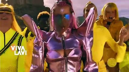 Lady Gaga es 'golpeada' en concierto por un Dr. Simi