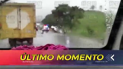 Brutal colisión por esquivar un bache en Esparta, Atlántida; solo daños materiales