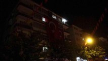 Malatya haberi: Malatyalı şehidin evine dev Türk bayrağı asıldı