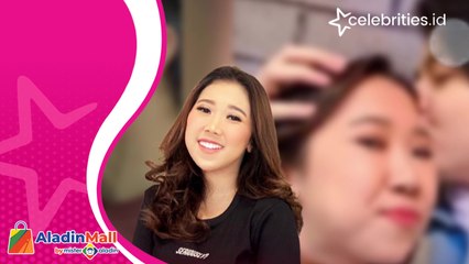 Aksi Cium Pipi Ala Kiki Saputri Kembali Menuai Sensasi