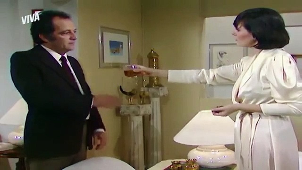 Novela Pão Pão, Beijo Beijo (1983) - Ciro dá fora em Bruna e debocha das insinuações dela