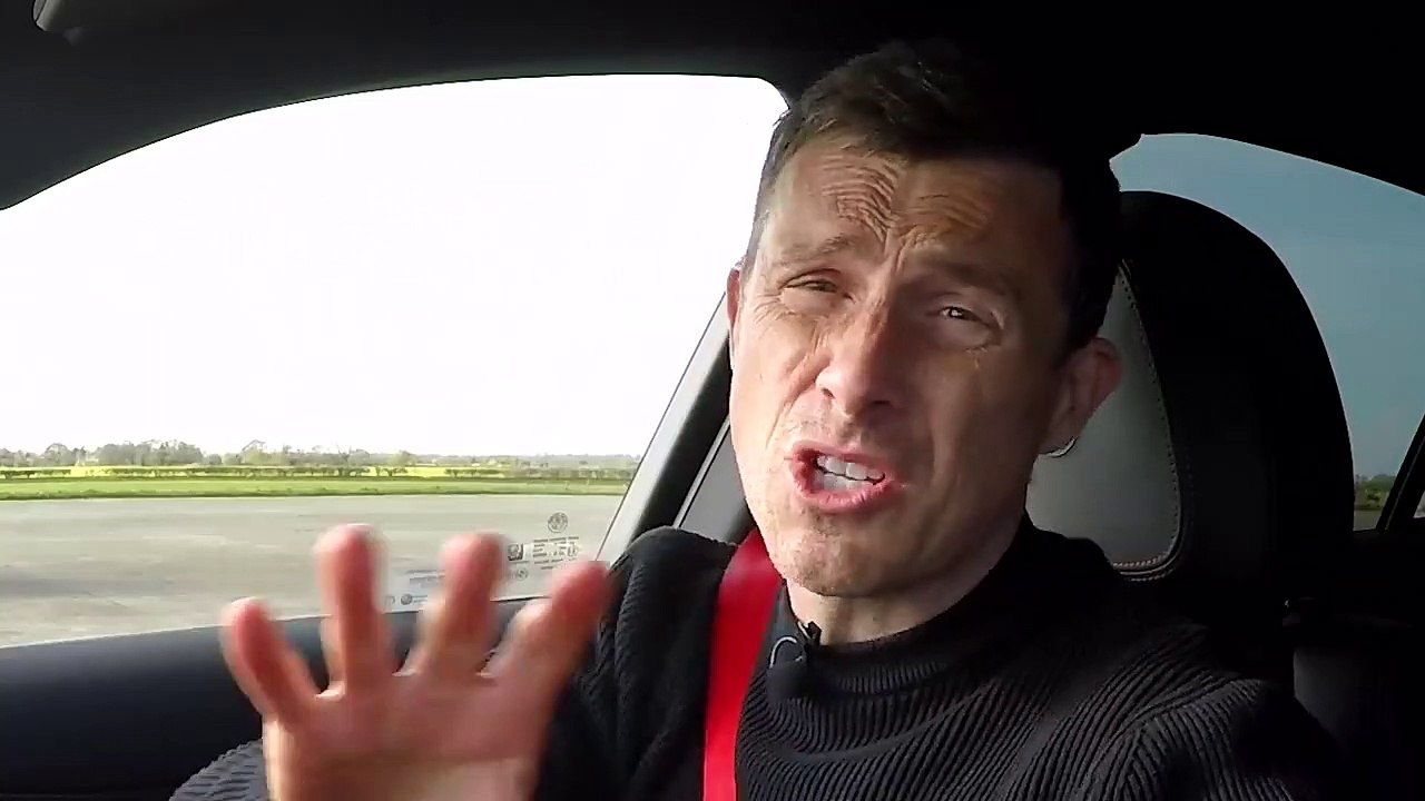 BMW X4M v Porsche Macan Turbo v Alfa Stelvio QV_ DRAG RACE