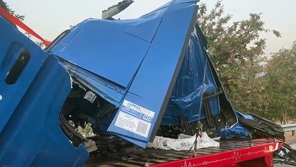 Kabini kopan tırın sürücüsü hafif yaralandı