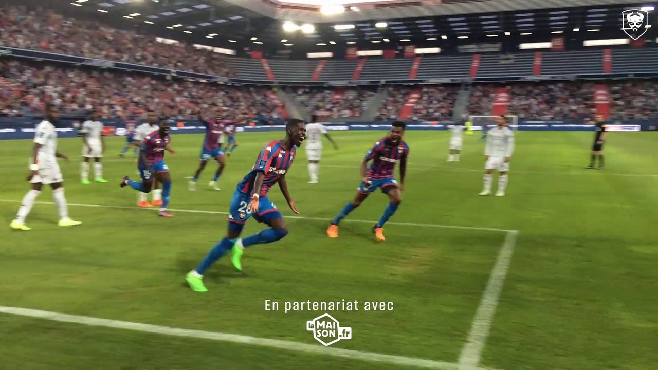 L'explosion de joie du stade lors du but victorieux de Djibril Diani (J2 Ligue 2 BKT : SMCaen 1-0 FC Metz)