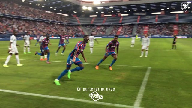 L'explosion de joie du stade lors du but victorieux de Djibril Diani (J2 Ligue 2 BKT : SMCaen 1-0 FC Metz)