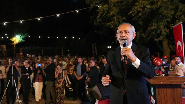 Kılıçdaroğlu’nun kürsüye davet edilişinde dikkat çeken ifadeler! ‘Yeniden kurtuluşu başlatmamız lazım’