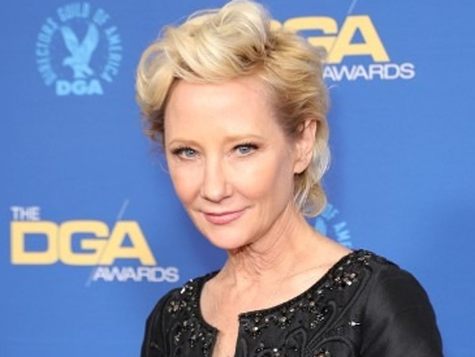 Nach Autounfall: US-Schauspielerin Anne Heche liegt im Koma