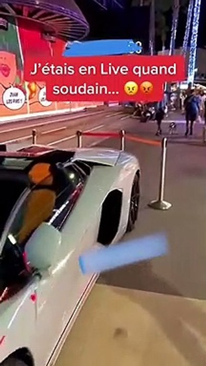 Un jaloux crache sur une Lamborghini garée dans la rue à Juan-les-Pins