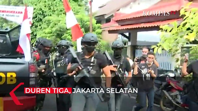 Pasukan Brimob Bersenjata Lengkap dan Inafis Datangi Rumah Pribadi Irjen Ferdy Sambo