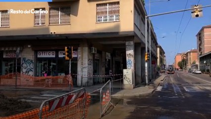 Perdita d'acqua in via Sigonio, chiusa anche via Mazzini