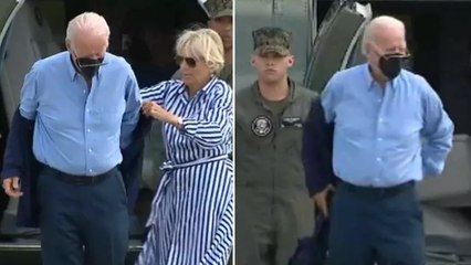 Joe Biden'ın ceketini giyememesi ve gözlüğünü düşürmesi sosyal medyada gündem oldu