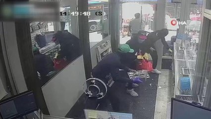 Saniyeler içinde 2 milyon dolarlık mücevher çaldılar