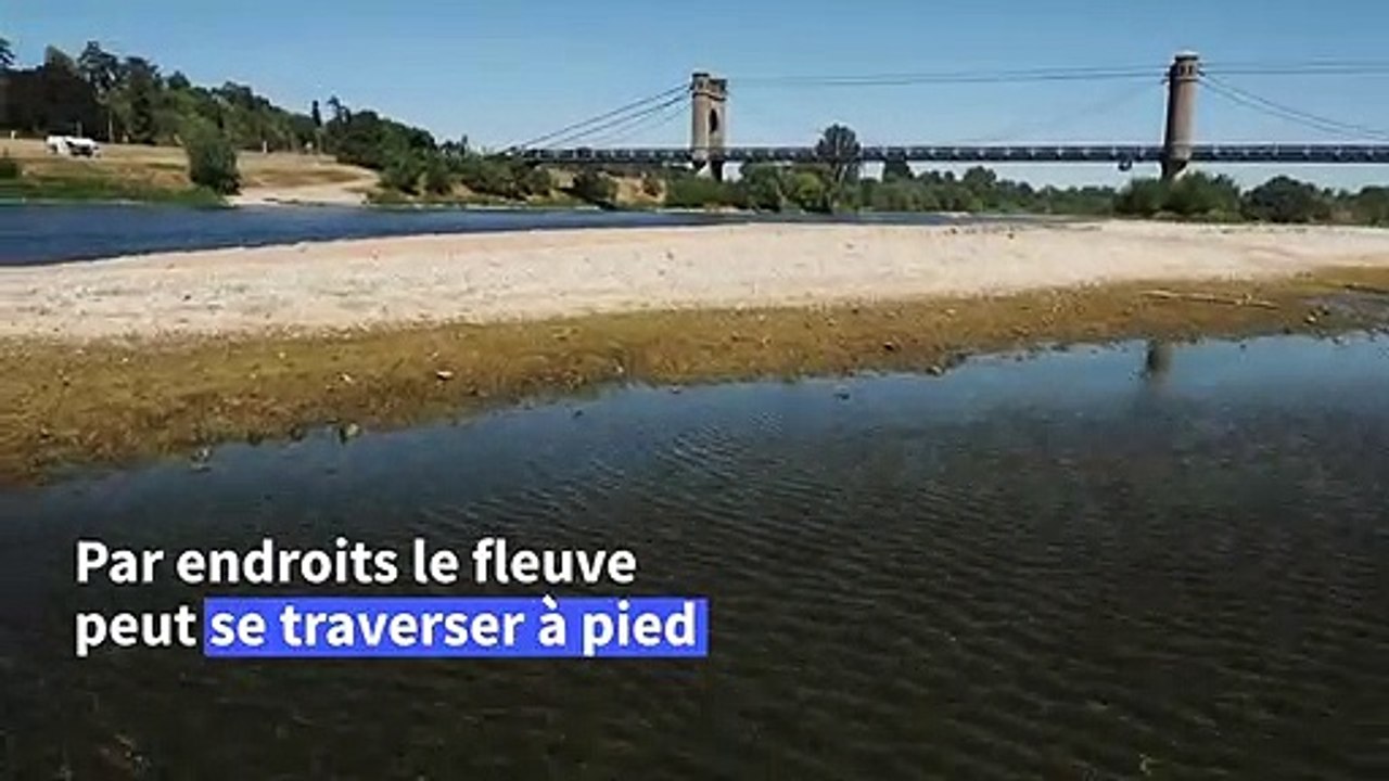 Sécheresse: la Loire si basse qu’elle se traver...