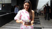 Hansika Motwani Birthday Celebration With Media Cake Cutting Video Viral | Boldsky *Entertainment