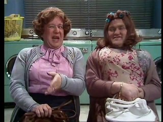 Sez Les (1969) S08E03 - John Cleese / Francis Van Dyke