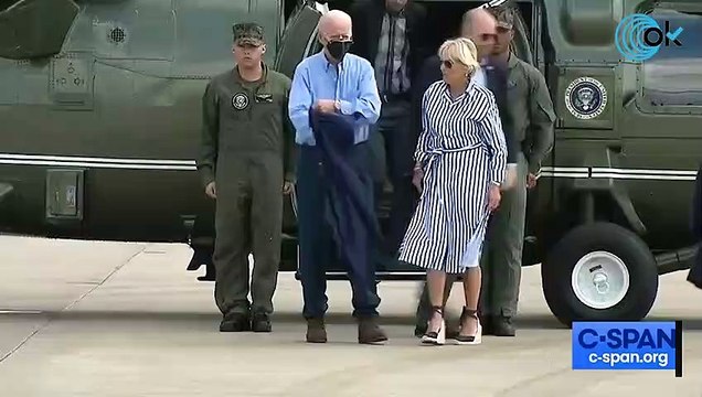 Un vídeo muestra a un extraviado Biden incapaz de ponerse la chaqueta sin ayuda