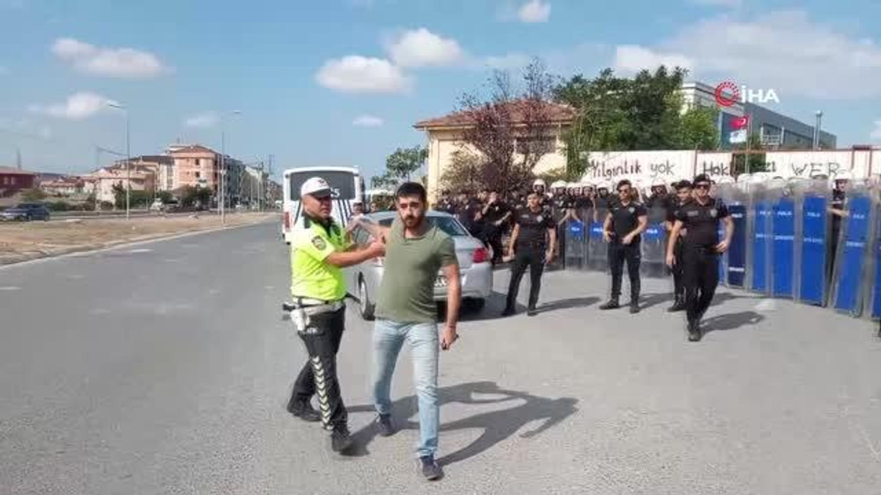 Son dakika haber | Tuzla'da işten çıkarılan fabrika işçileri ile polis arasında gerginlik