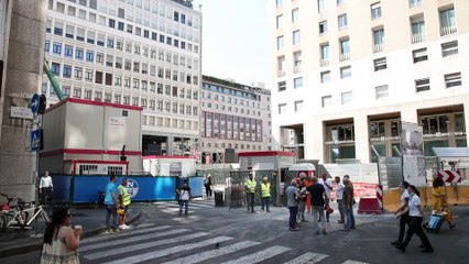 San Babila, operaio cade dall'impalcatura: è grave