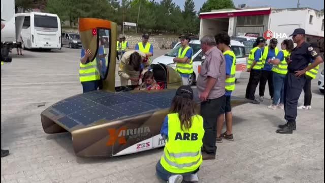 Afyon haberi! İstanbul'dan yola çıkan güneş enerjili araç, Bolvadin'de zorunlu mola verdi