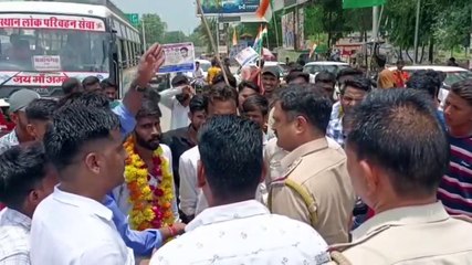 तिरंगा यात्रा की आड़ में शक्ति प्रदर्शन, डीजे पर उलझे छात्र-पुलिस