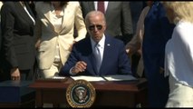 Biden firma il Chip Act: investiamo nei semiconduttori Usa